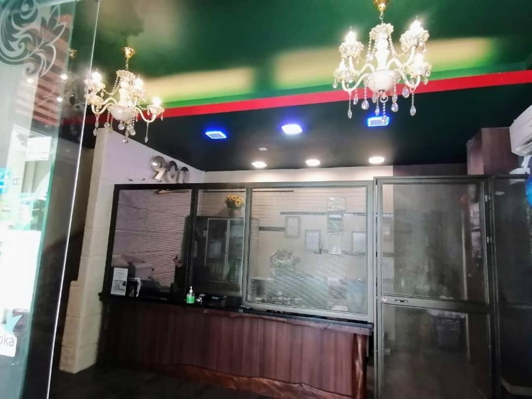 900 Inn Бинтулу Екстериор снимка